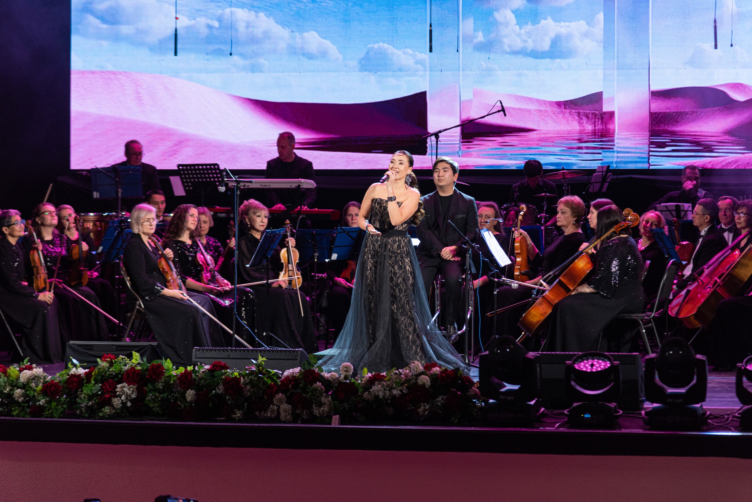 Шырқалсын қазақ әуені